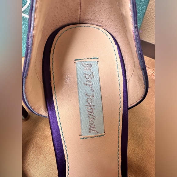 💜Betsey Johnson Purple Rhinestone Heels 💜 - Picture 7 of 9